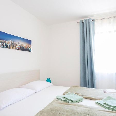 Apartments Dora Makarska Esterno foto