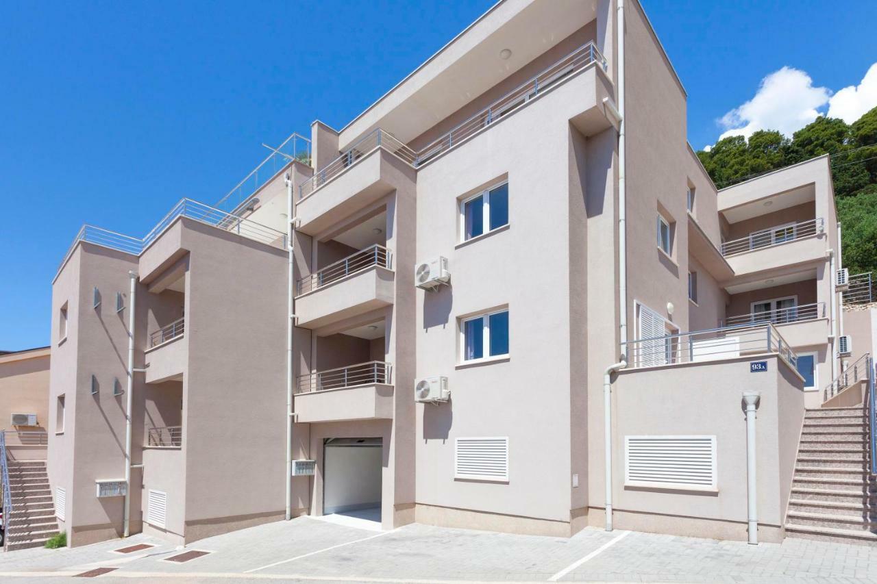 Apartments Dora Makarska Esterno foto