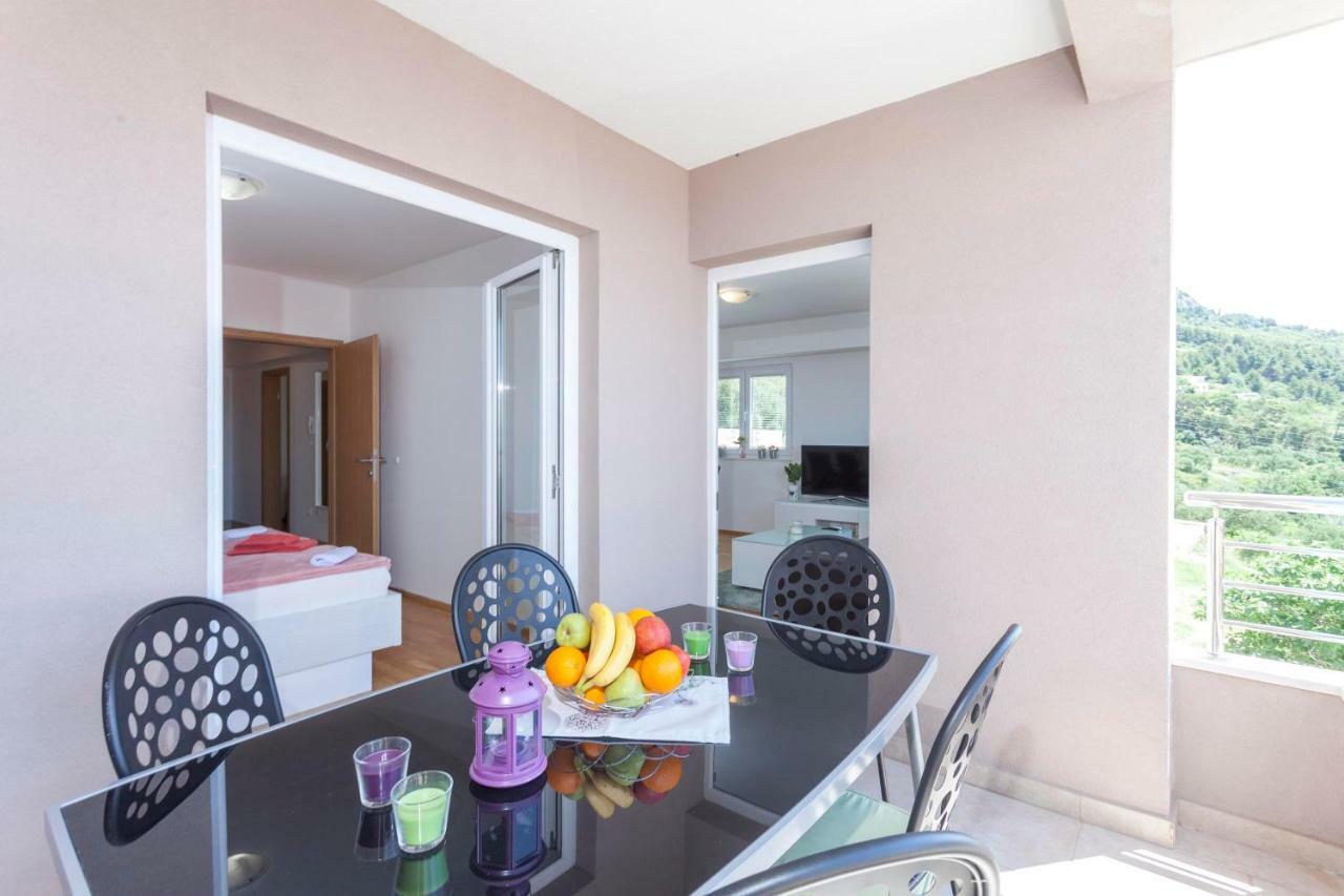 Apartments Dora Makarska Esterno foto