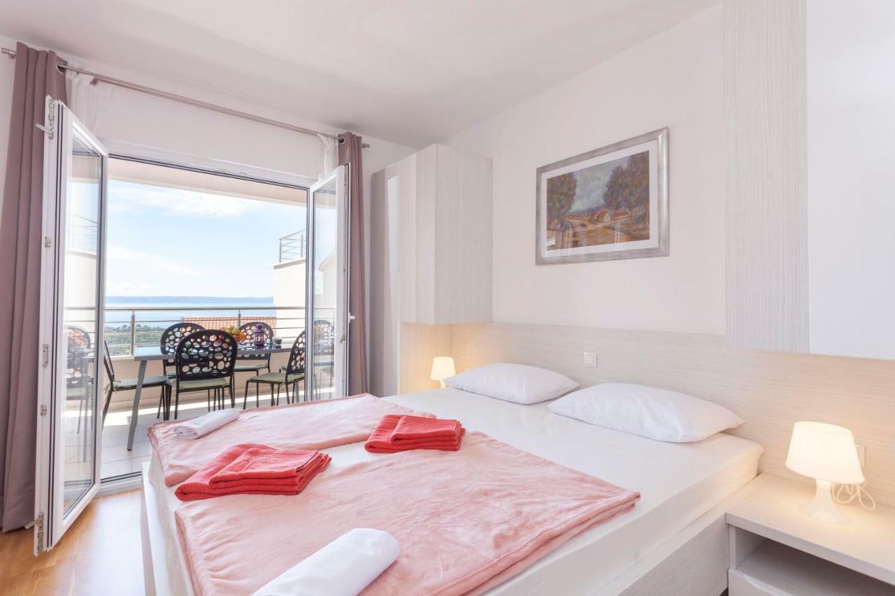 Apartments Dora Makarska Esterno foto