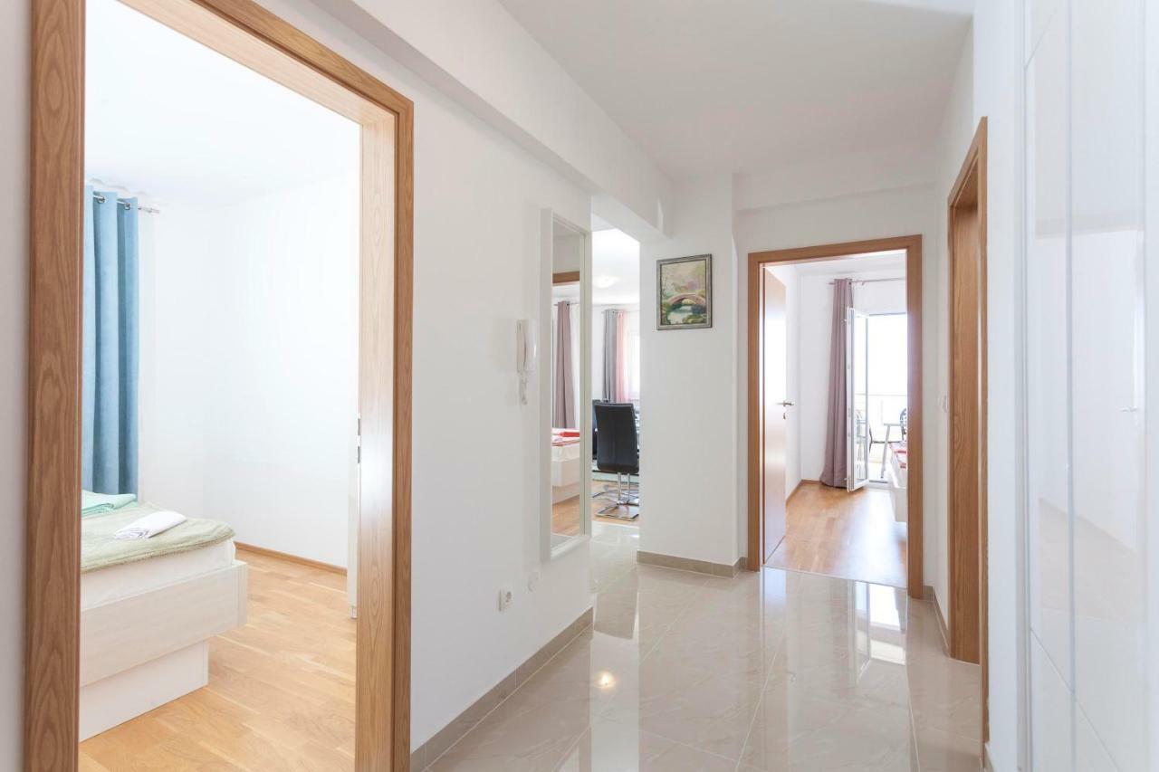 Apartments Dora Makarska Esterno foto