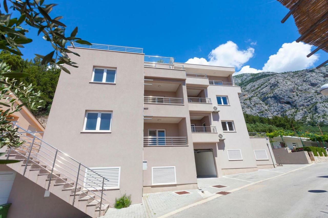 Apartments Dora Makarska Esterno foto