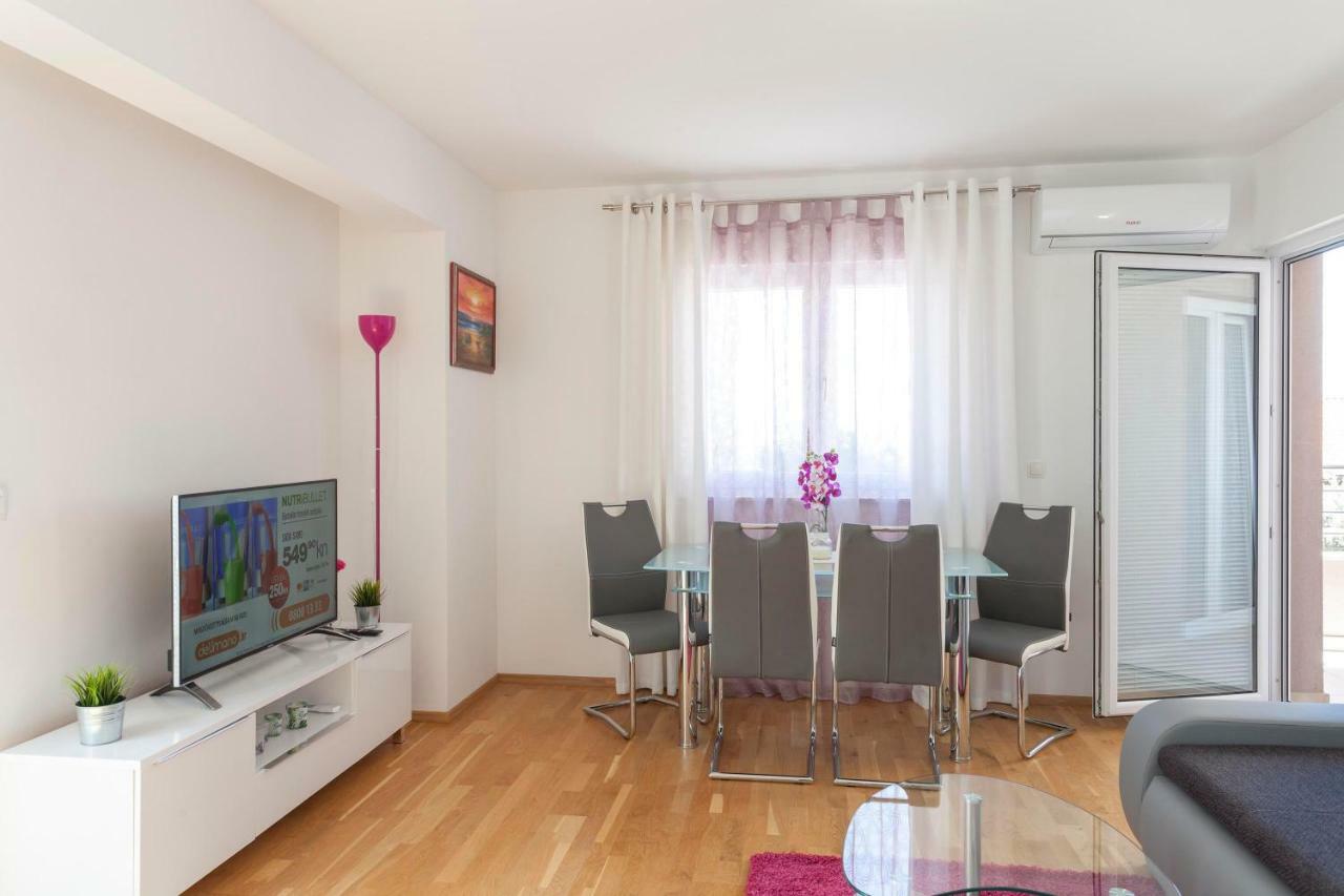 Apartments Dora Makarska Esterno foto
