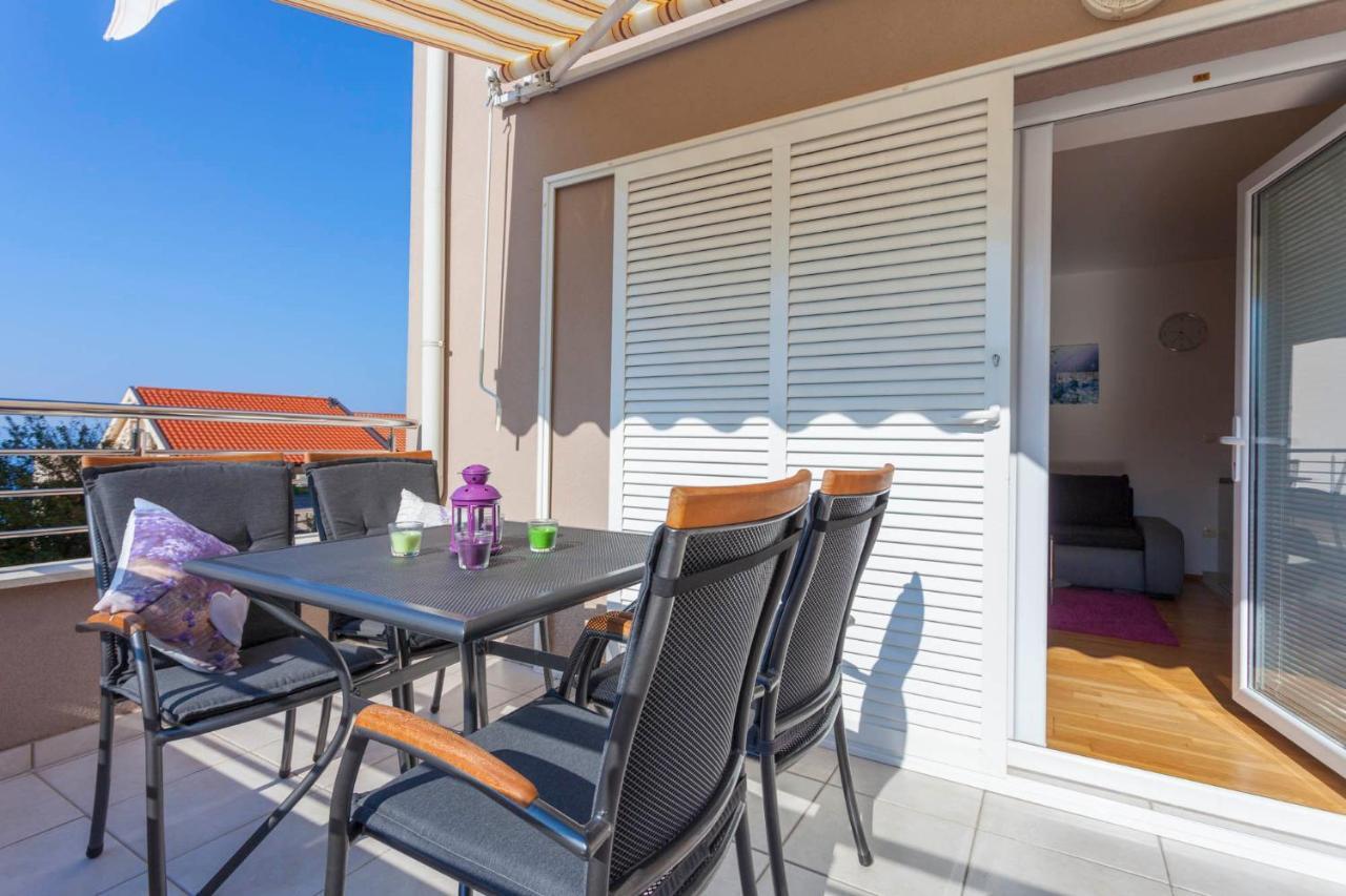 Apartments Dora Makarska Esterno foto
