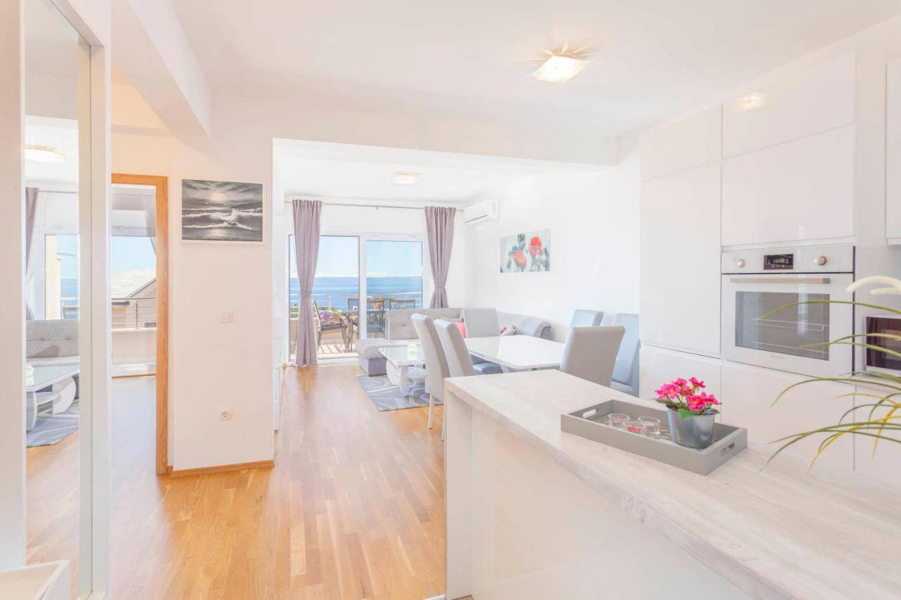 Apartments Dora Makarska Esterno foto